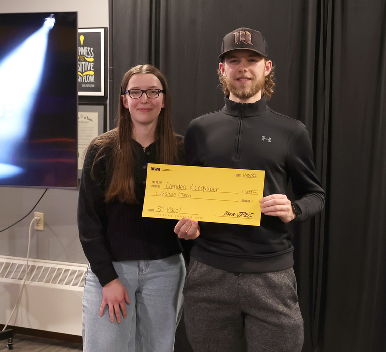 3rd Place Lifestyle/Tech: judge Linnea Rietz and Camden Richgruber.