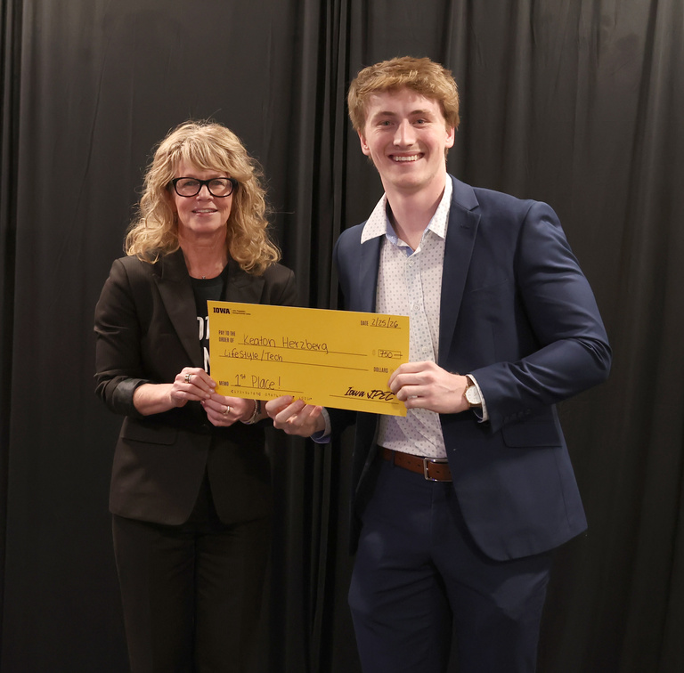 1st Place Lifestyle/Tech: judge Dana Rupe and Keaton Herzberg.