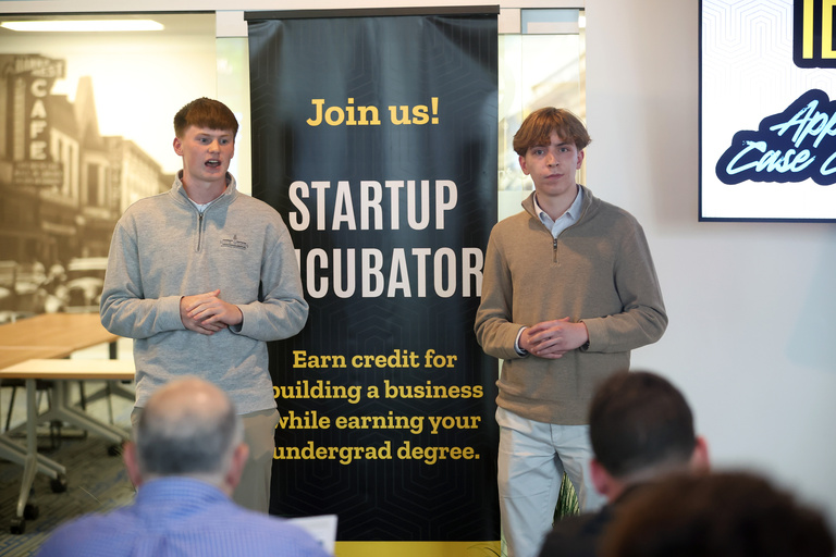 Owen Sieren, Jack Twaitt