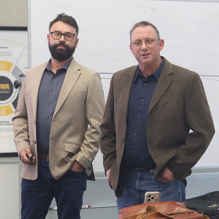 Rob Hajek, Mike Hekker, OutFour